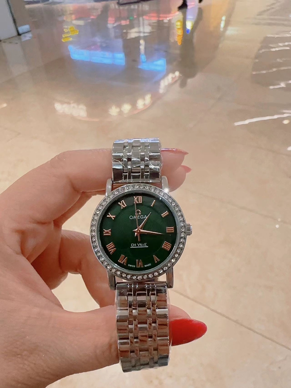 ブランド時計背面デザイン